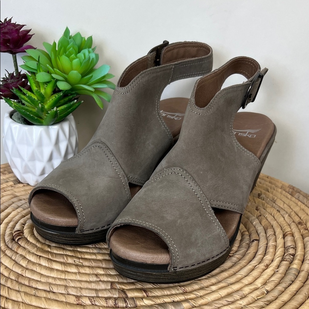Dansko Vanda Women's Beige Open-Toe Sandals US 8 EU 39
